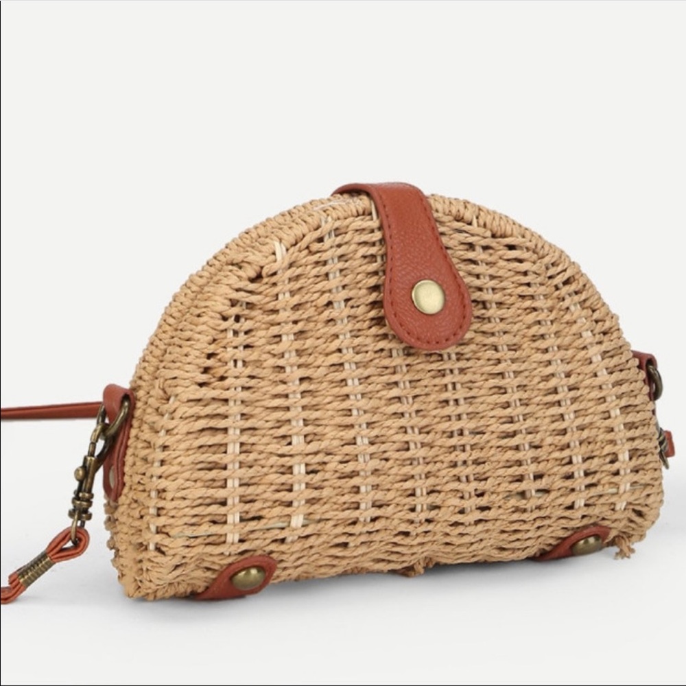 Won’t Last!  Semicircle STRAW Crossbody Bag - Picture 3 of 4
